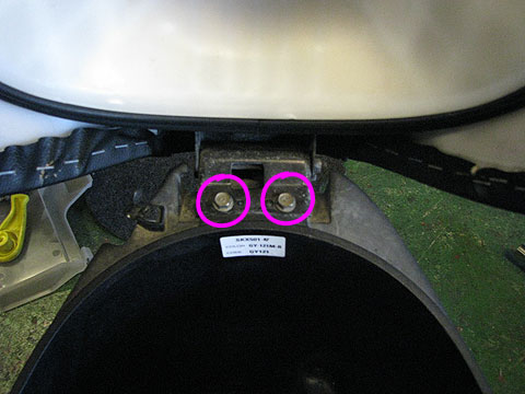 シートの分解～スマートディオ【AF56・AF57・AF63】の外装の外し方