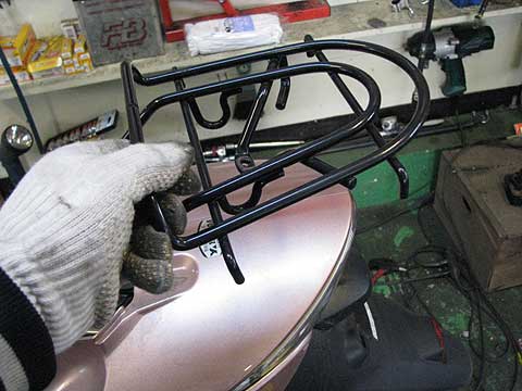 キャリアの分解 ディオ ディオチェスタ Af62 Af68 の外装の外し方 原付バイクのトラブルシューティング 原付バイクの修理 メンテナンス 総合情報サイト